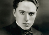 1914 год - Чарли Чаплину 25 лет; в это время он начинает сниматься в фильмах